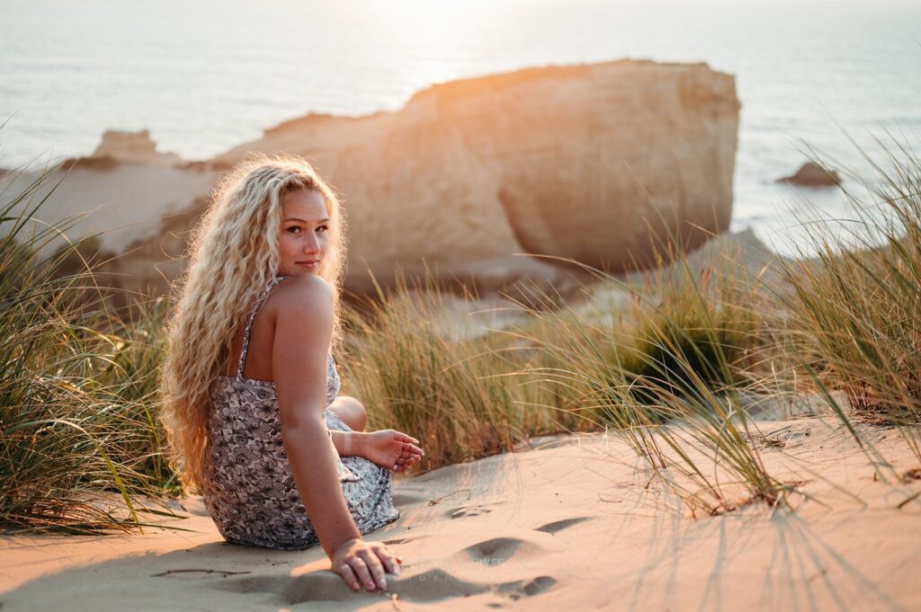 high school senior photo at Cape Kiwanda